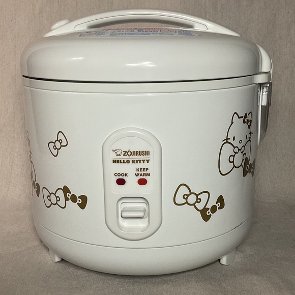 Hello Kitty Rice Cooker and Warmer - Picture 1 of 14